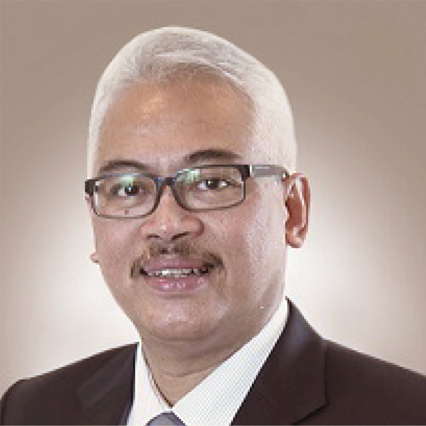 Eri Hertiawan meraih gelar Sarjana Hukum dari Universitas Katolik Parahyangan pada 1992. Gelar Master Hukum ia peroleh dari University of Queensland, Australia pada 2005.