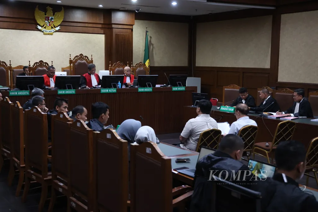 Populisme Hukum